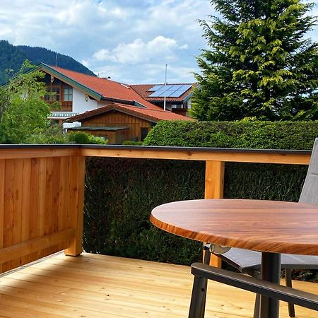 Haus Jaeger Ferienwohnungen Mit Indoor-Pool Inkl. Chiemgaukarte Ruhpolding Exterior photo