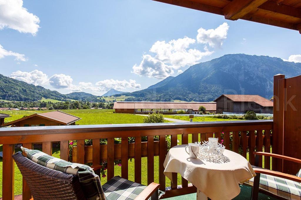 Haus Jaeger Ferienwohnungen Mit Indoor-Pool Inkl. Chiemgaukarte Ruhpolding Exterior photo