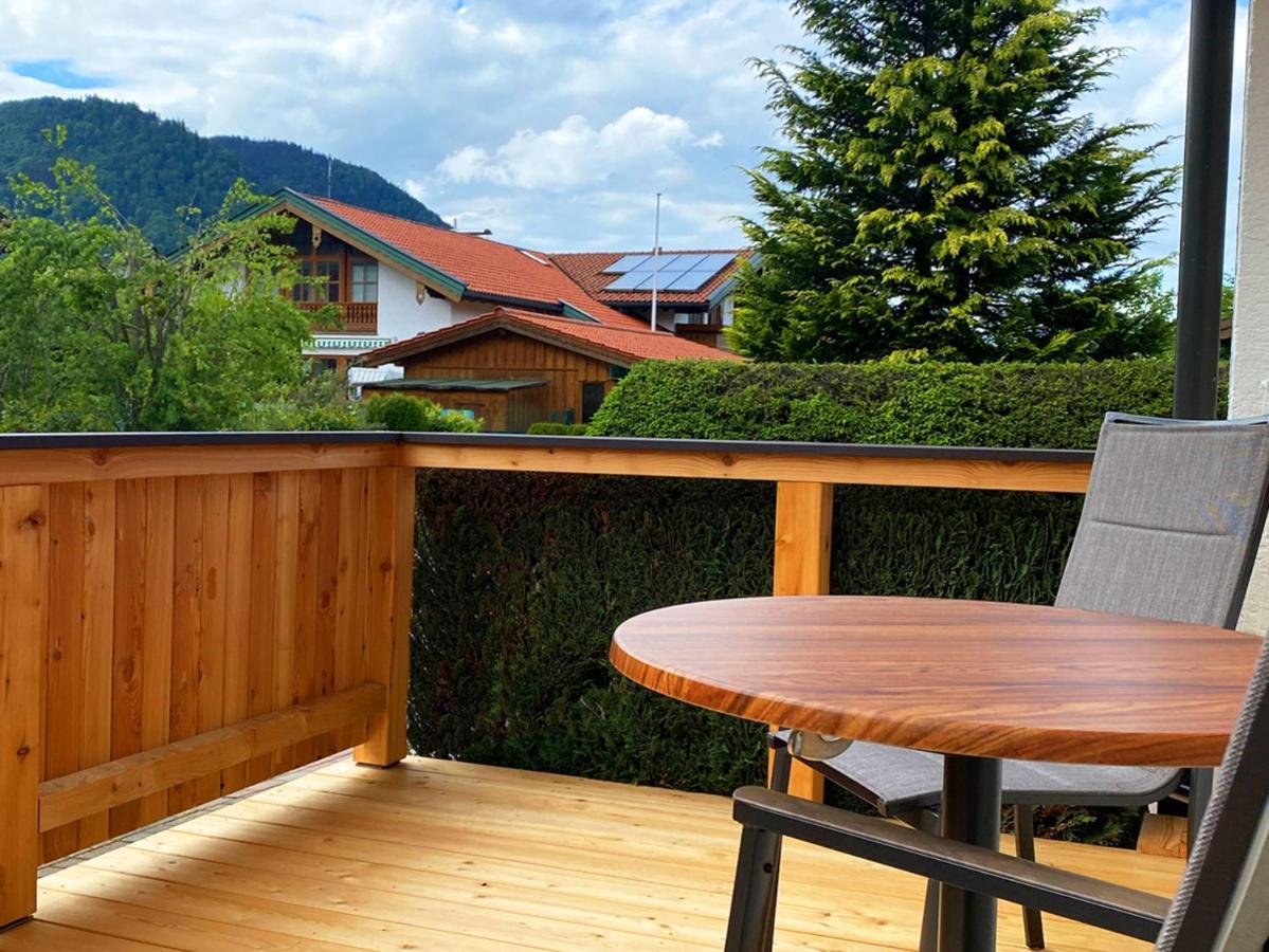 Haus Jaeger Ferienwohnungen Mit Indoor-Pool Inkl. Chiemgaukarte Ruhpolding Exterior photo