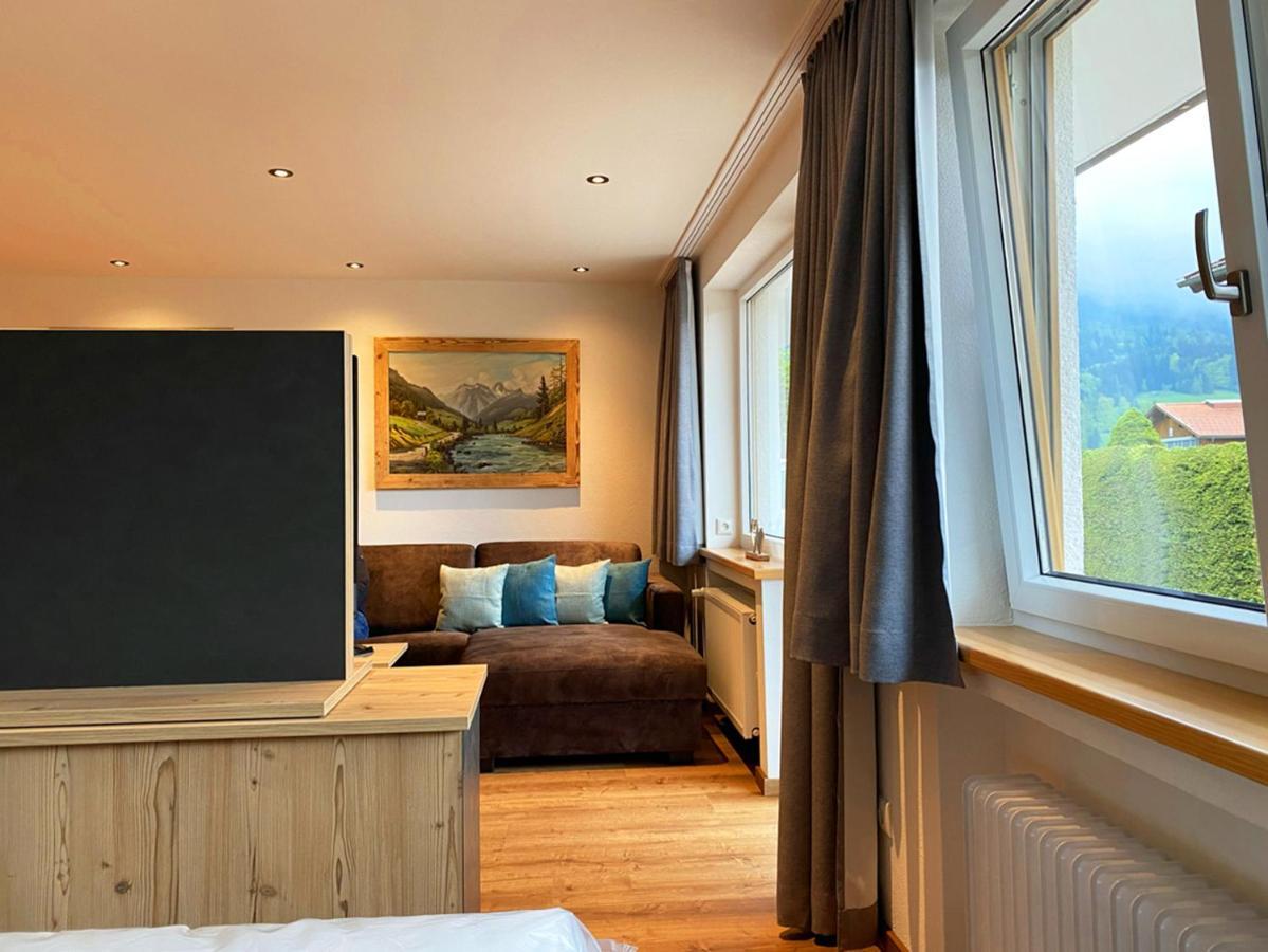 Haus Jaeger Ferienwohnungen Mit Indoor-Pool Inkl. Chiemgaukarte Ruhpolding Exterior photo